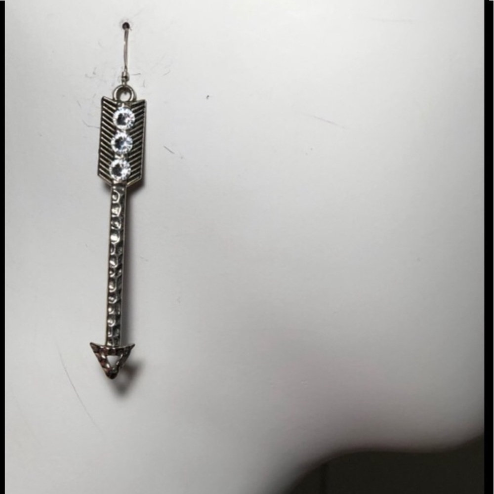 SILVER ARROWS BIG LONG CLEAR RHINESTONES EARRINGS